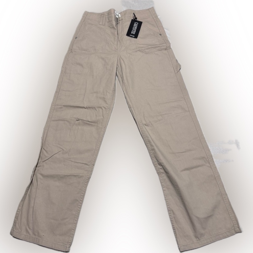 NWT Woman’s Beige Low Waisted Cargo Pants Size L with Pockets and Belt Loops - Picture 2 of 11